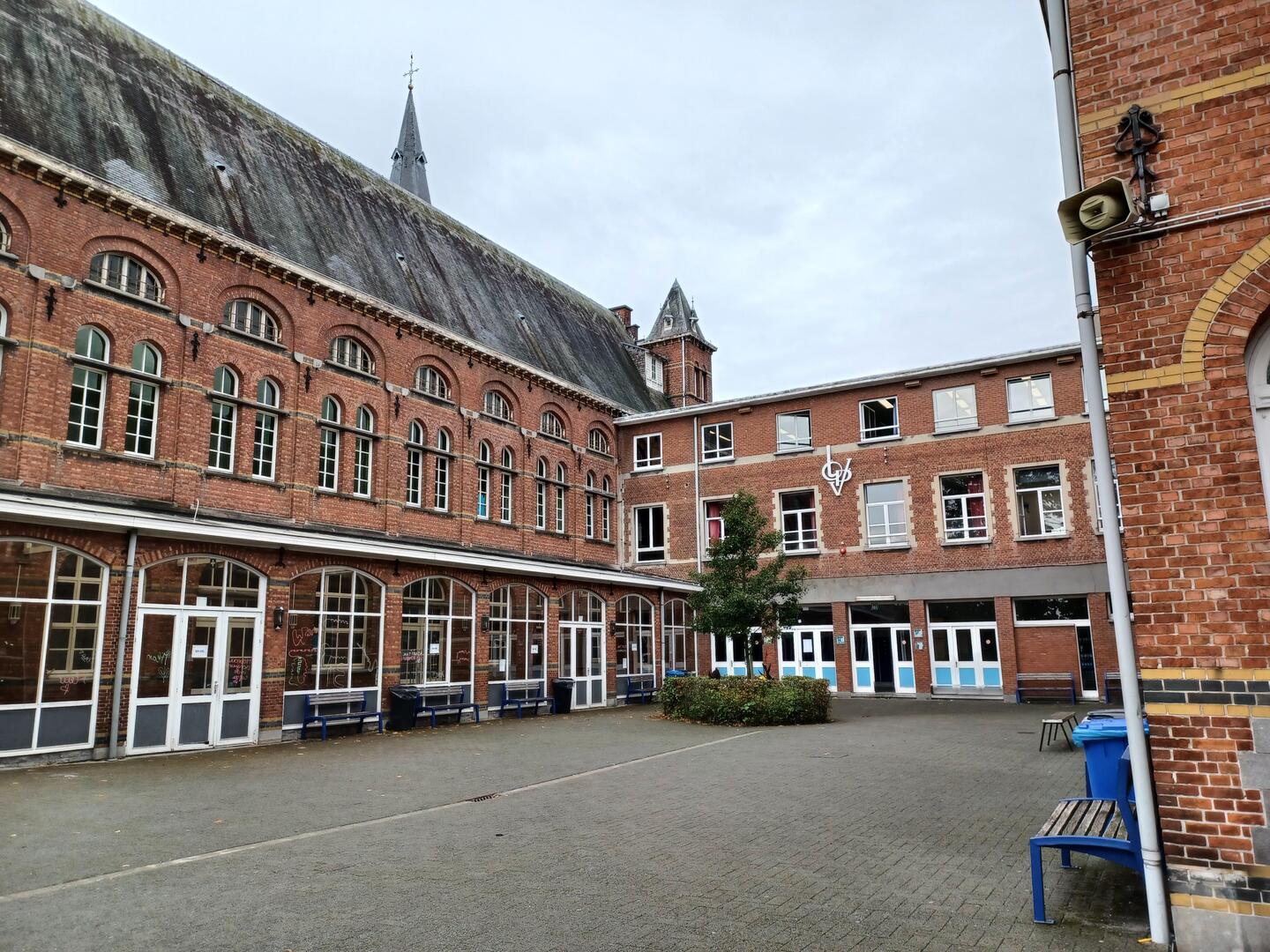 oud-schooldirecteur-stelt-expo-samen-over-schoolgeschiedenis-bornem-gva